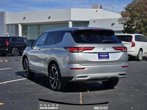 2022 Mitsubishi Outlander SE