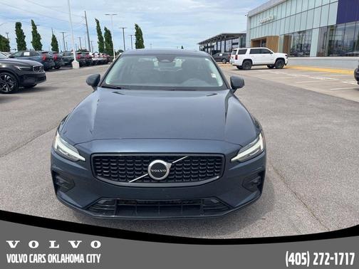 Denim Blue Metallic 2025 Volvo S60 B5 Core