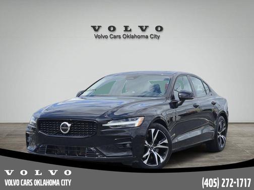 Onyx Black Metallic 2025 Volvo S60 B5 Core