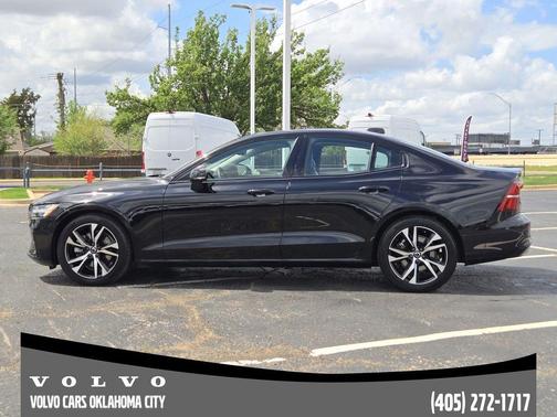 Onyx Black Metallic 2025 Volvo S60 B5 Core