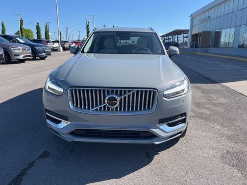 2025 Volvo XC90 Plug-In Hybrid T8 Plus 7-Seater