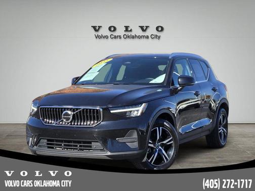 2025 Volvo XC40 B5 Core Bright Theme