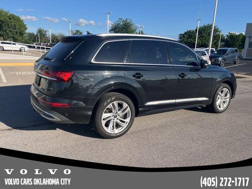 Mythos Black Metallic 2023 Audi Q7 55 Premium Plus