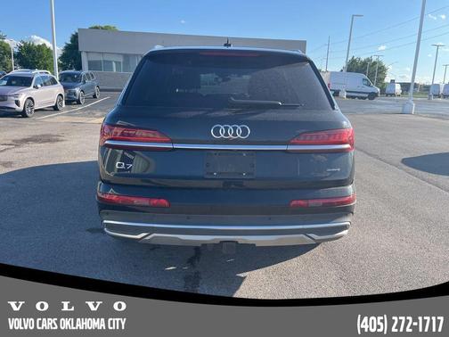 Mythos Black Metallic 2023 Audi Q7 55 Premium Plus