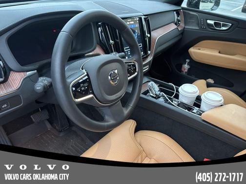 2025 Volvo XC60 B5 Ultra