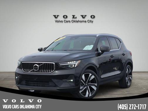 Onyx Black Metallic 2024 Volvo XC40 B5 Plus Bright Theme