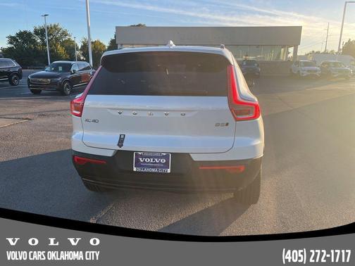 2025 Volvo XC40 B5 Plus Dark Theme