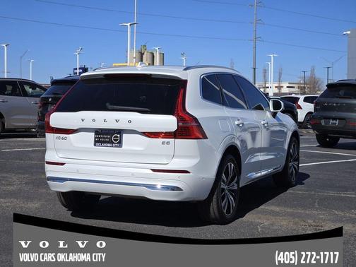 2023 Volvo XC60 B5 Ultimate Bright Theme