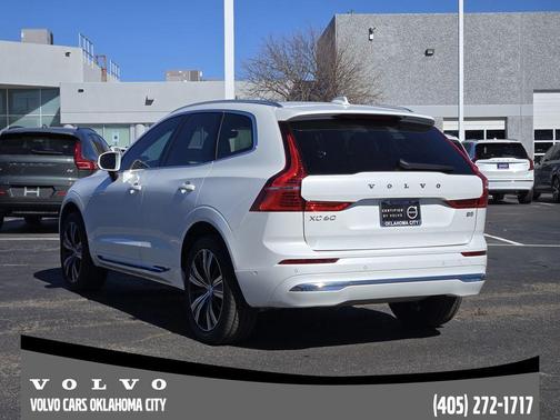2023 Volvo XC60 B5 Ultimate Bright Theme