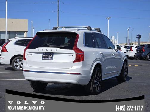 2023 Volvo XC90 B5 Plus