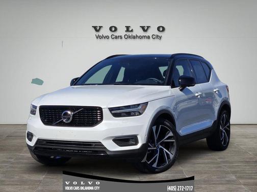 2022 Volvo XC40 T5 R-Design
