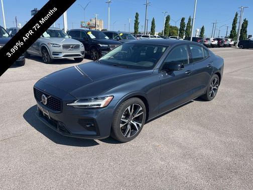 2024 Volvo S60 B5 Core Dark Theme