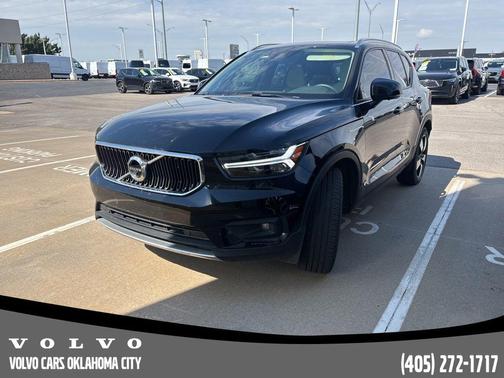 2021 Volvo XC40 T5 Momentum