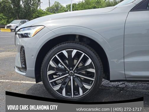 Metallic 2026 Volvo XC60 B5 Ultra
