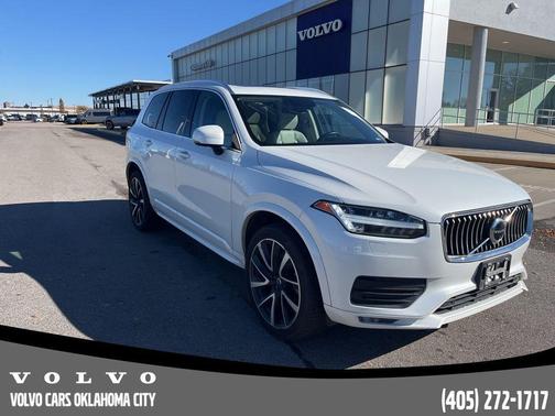 2022 Volvo XC90 T6 Momentum 7 Passenger