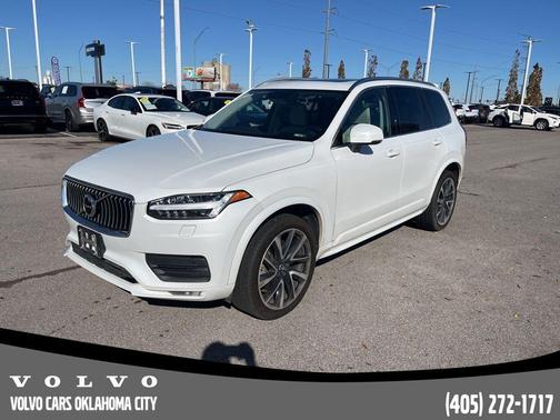 2022 Volvo XC90 T6 Momentum 7 Passenger