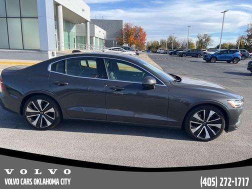 2023 Volvo S60 B5 Ultimate Bright Theme