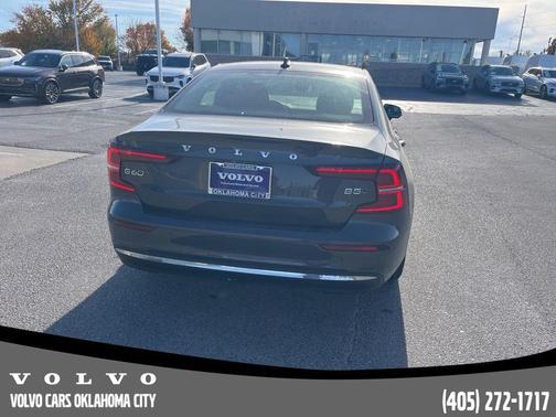 2023 Volvo S60 B5 Ultimate Bright Theme