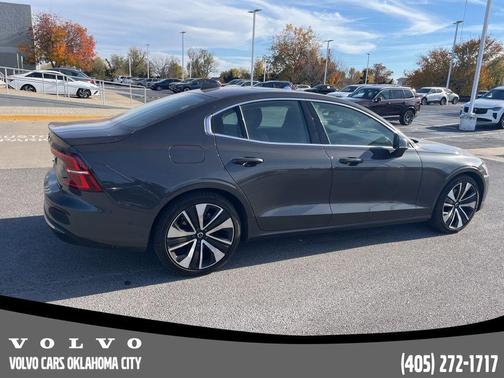 2023 Volvo S60 B5 Ultimate Bright Theme