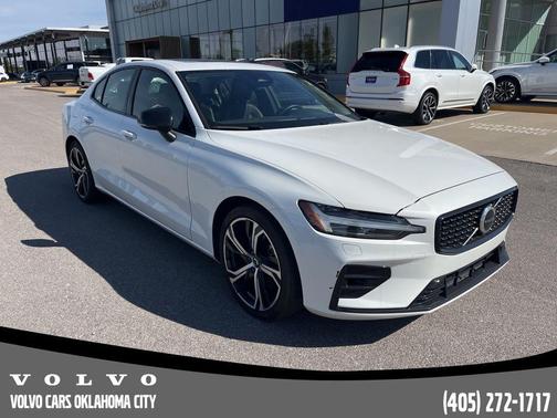 2024 Volvo S60 B5 Core Dark Theme