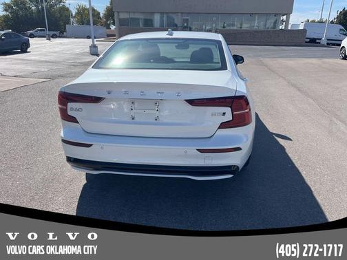 2024 Volvo S60 B5 Core Dark Theme