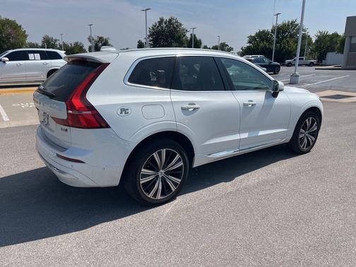 2022 Volvo XC60 B6 Inscription