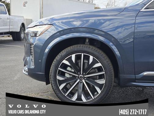 2025 Volvo XC90 B6 Plus 7-Seater