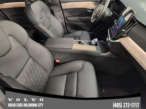 2025 Volvo XC90 B6 Plus 7-Seater