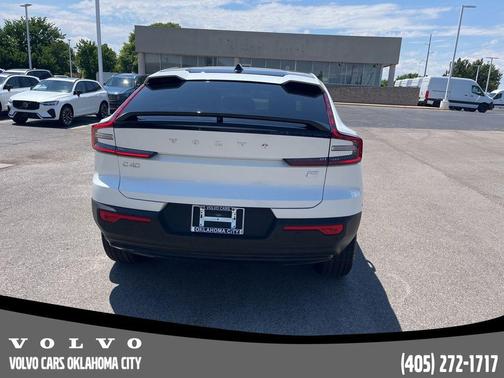 Crystal White 2023 Volvo C40 Recharge Pure Electric Twin Ultimate