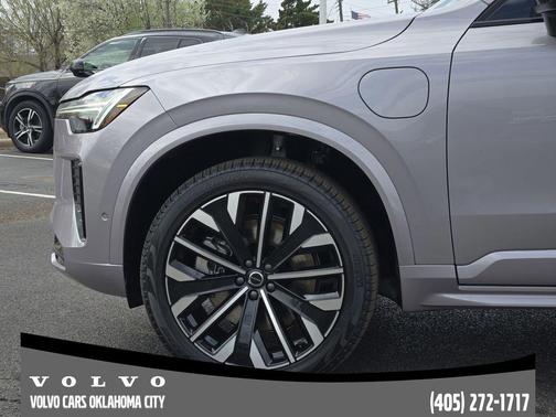 2026 Volvo XC90 Plug-In Hybrid T8 Ultra Dark Theme 7-Seater