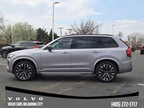 2026 Volvo XC90 Plug-In Hybrid T8 Ultra Dark Theme 7-Seater