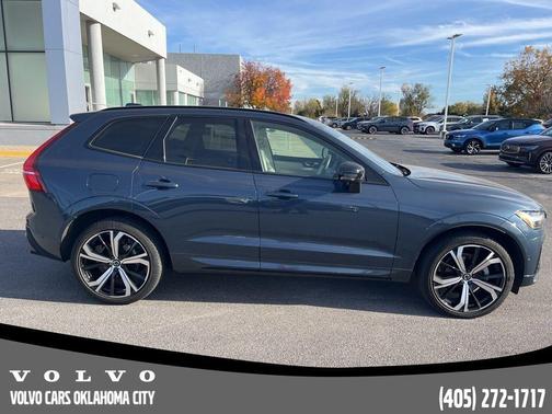 2023 Volvo XC60 B5 Ultimate Dark Theme