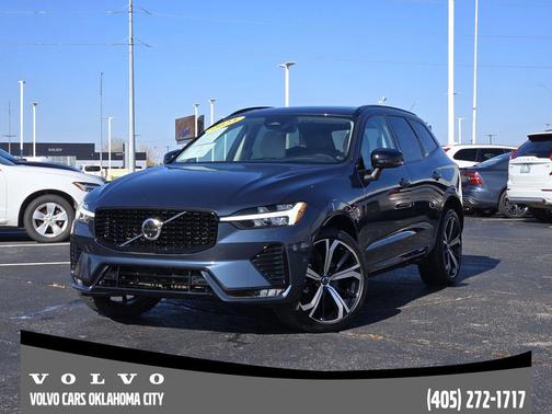 2023 Volvo XC60 B5 Ultimate Dark Theme
