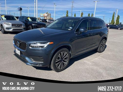 2022 Volvo XC90 T6 Momentum 7 Passenger