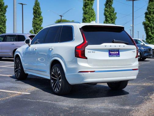 2025 Volvo XC90 Plug-In Hybrid T8 Ultra 7-Seater