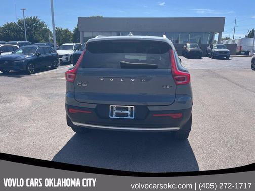 Thunder Gray Metallic 2020 Volvo XC40 T5 Momentum