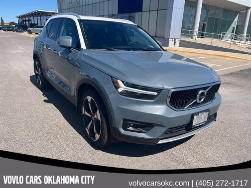 Thunder Gray Metallic 2020 Volvo XC40 T5 Momentum