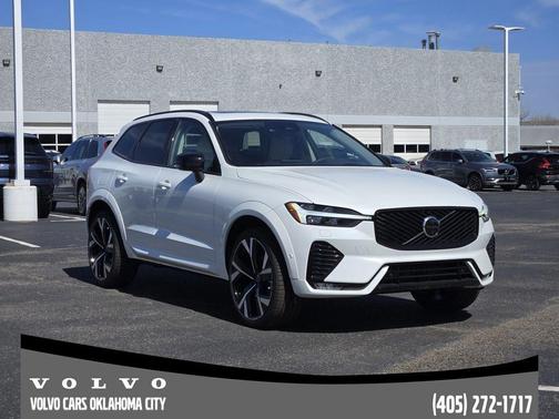 Crystal White 2026 Volvo XC60 B5 Ultra