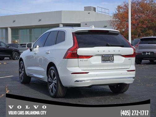 2023 Volvo XC60 B5 Ultimate Bright Theme