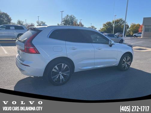 2023 Volvo XC60 B5 Ultimate Bright Theme