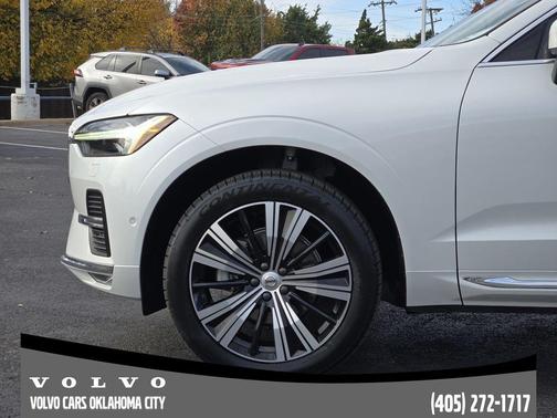 2023 Volvo XC60 B5 Ultimate Bright Theme