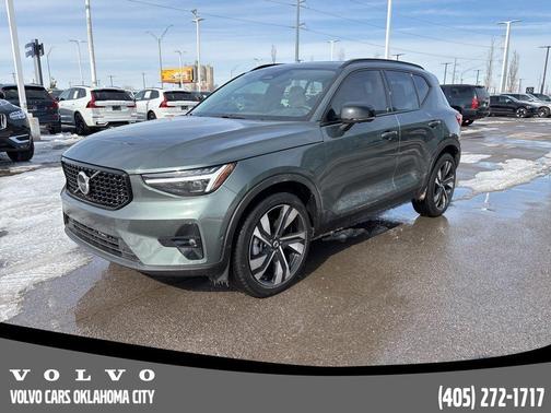 2026 Volvo XC40 B5 Plus