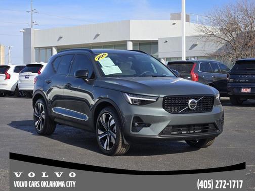 2026 Volvo XC40 B5 Plus