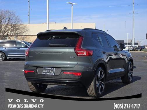 2026 Volvo XC40 B5 Plus
