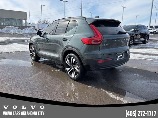 2026 Volvo XC40 B5 Plus