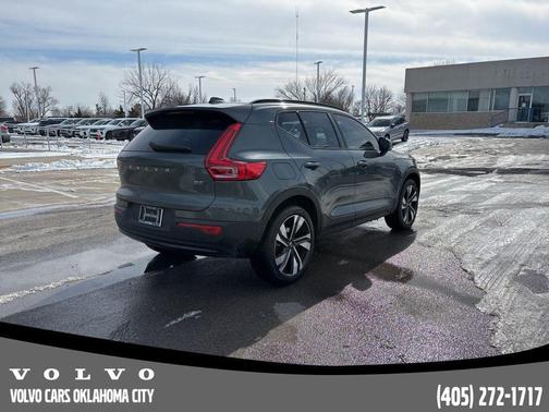 2026 Volvo XC40 B5 Plus