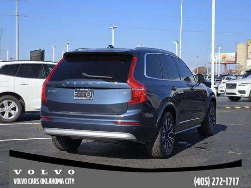 2022 Volvo XC90 T5 Momentum 7 Passenger