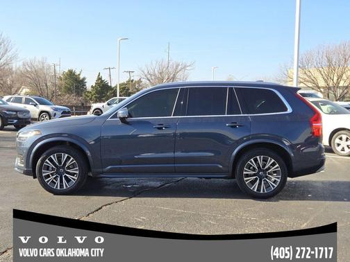 2022 Volvo XC90 T5 Momentum 7 Passenger