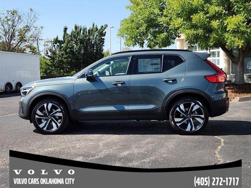 2026 Volvo XC40 B4 Plus