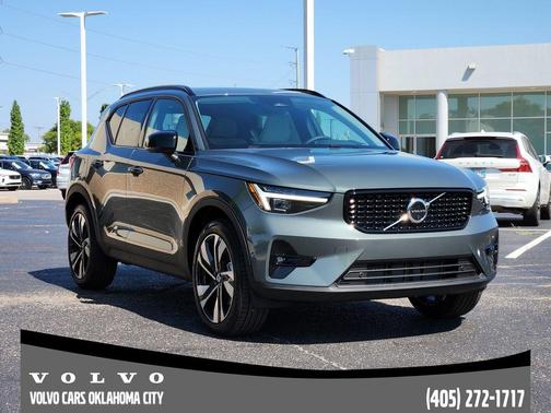 2026 Volvo XC40 B4 Plus